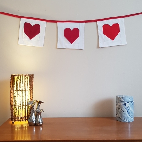 Queen Of Hearts Home Decor Banner 3 Heart Decorative Quilted Patchwork Handmade - Picture 1 of 4